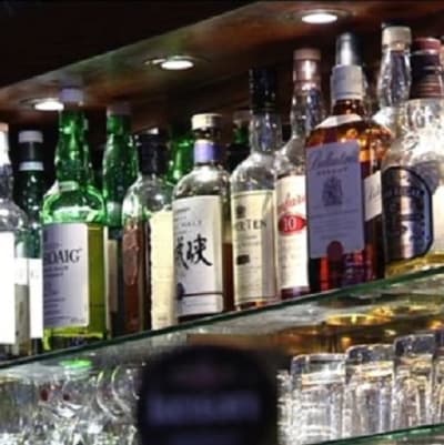Alkohol på glashylla
