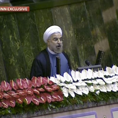 Hasan Rouhani puhuu