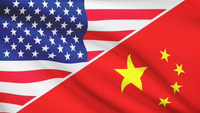 USA:s flagga och Kinas flagga.
