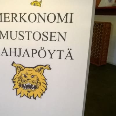Merkonomi Mustosen lahjapöytä