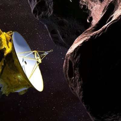 Piirroskuva luotaimesta, jossa on satelliittilautanen, lentämässä asteroidin lähellä. 