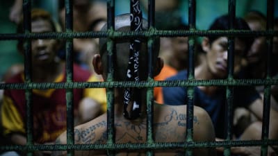 Fångar i ett fängelse i Manila, Filippinerna.