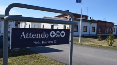 Attendo Pärlas skylt utanför fastigheten i Kimito.