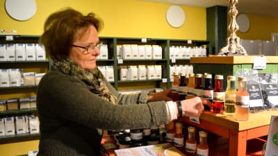Kristina Creutz i Malmgårds gårdsbutik.