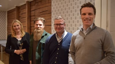 Carina Hedberg, Eric Roselius, Antti Kaikkonen och Fredrik Wittusen i Wilhelmsdal, Ingå. 