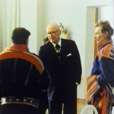 Sammeli Morottaja tapaa presidentti Urho Kekkosen 1976