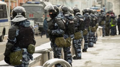 Riot policemen