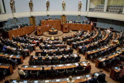 Plenisalen i riksdagen 12.9.2019. Bilden är tagen uppifrån.