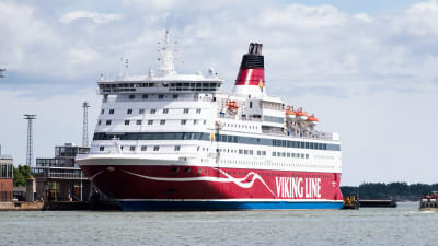 Viking Gabriella matkustajalaiva Helsingin Katajanokan satamassa.