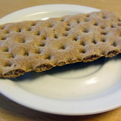 Kuvassa näkkileipä.