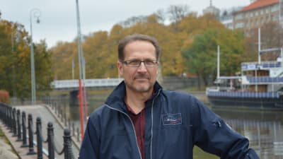Olav Granström inför strömmingsmarknaden i Åbo 2018