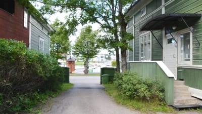 Eklöfska gårdens port vätter ut mot Ågatan i Borgå.