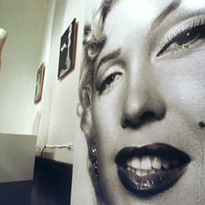 Marilyn Monroen mekko museossa.