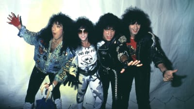Kiss poserar 1988.
