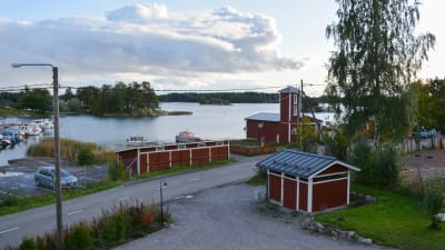 Utsikten från Gumbohuset en vacker septemberkväll, hav, båtar, FBK.s röda torn.