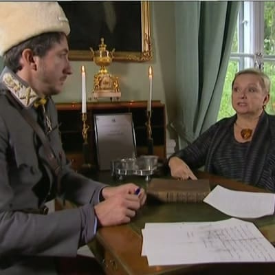 Stradan Ivan Puopolo Marski Mannerheimin asuun pukeutuneena