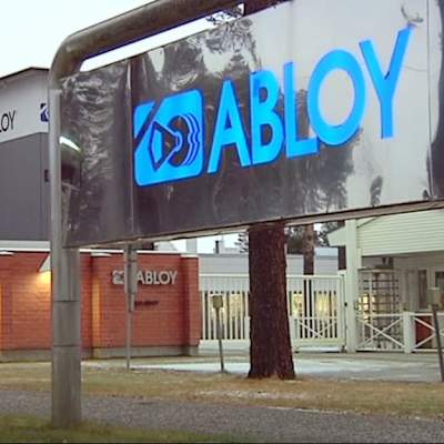 Abloyn tiilinen tehdasrakennus, nimikyltti. 