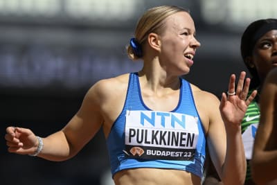 Aino Pulkkinen har precis sprungit i mål.