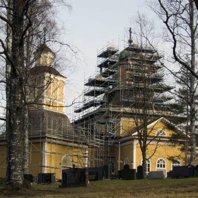 Kaustisen kirkon panukattoa korjataan 2014.