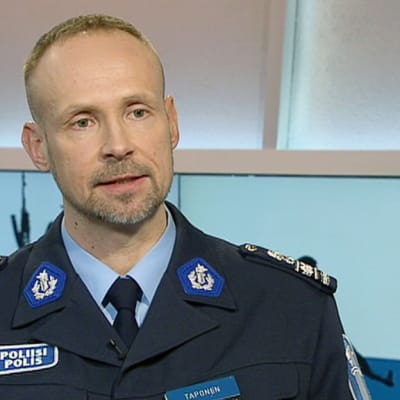 Överkommissarie Jari Taponen vid Helsingforspolisen.