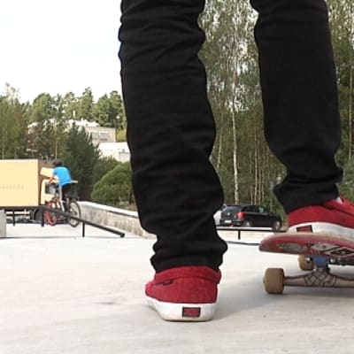 Skateboard och skor