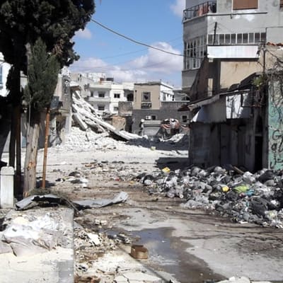 Våldet fortsätter i nedbombat Homs