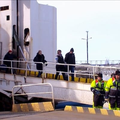 Wasa Express passagerare får gå via bildäck