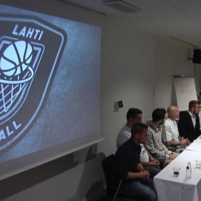 Lahti Basketball -tiedotustilaisuus.