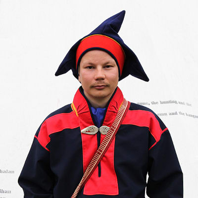 Niillas Holmberg Riddu Riđđu festivaaleilla Norjan Kåfjordissa heinäkuussa 2014