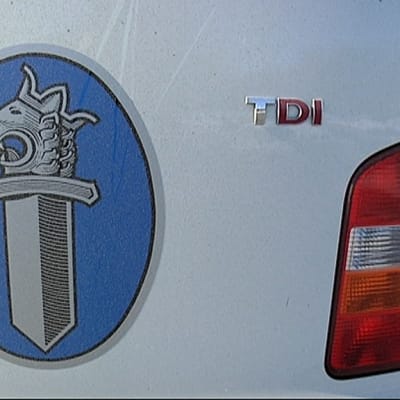 Poliisiauton logo.