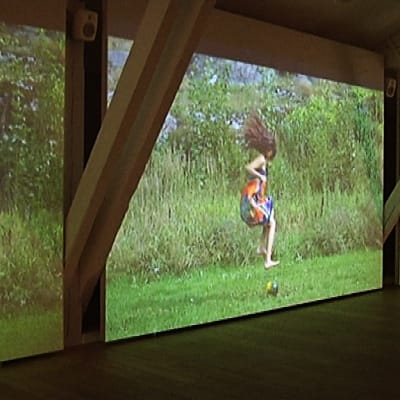 Johanna Lecklinin videoteos Kuntsin näyttelyssä