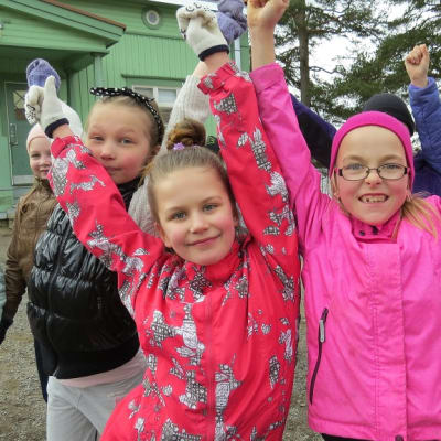 Sumiaisten koulu on ehdolla Keski-Suomi -palkinnon saajaksi teemalla "Aktiivinen, iloinen, tarkkaavainen ja huomioiva oppilas".