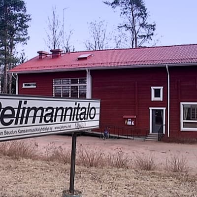 Palokan Pelimannitalo kuvattuna huhtikuussa 2016.