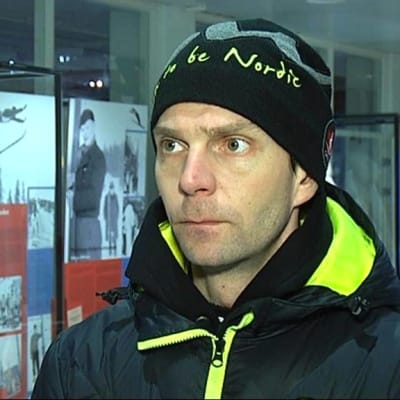 Janne Ahonen Lahden Hiihtomuseossa.