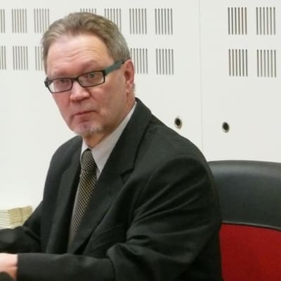 Wilson Raj Perumal ja asianajaja Rovaniemen hovioikeudessa
