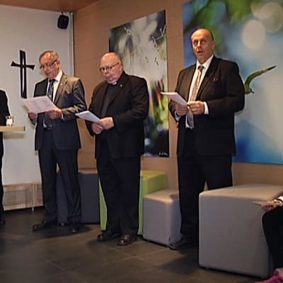 Vaasan keskussairaalan uusi hiljentymishuone vihittiin käyttöön maanantaina.