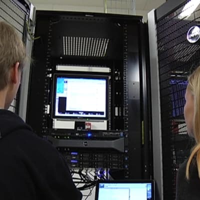 Palvelinkeskuskoulutusta Haminassa Etelä-Kymenlaakson ammattiopistossa.