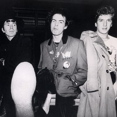Sex Pistols, rumpali Paul Cook, laulusolisti Johnny Rotten, basisti Sid Vicious ja kitaristi Steve Jones 1970-luvulla.