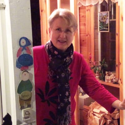 Eeva Pajari on mukana Marttayhdistyksen toiminnassa Kouvolassa Karhulankylässä
