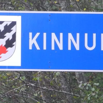 Kinnulan vaakuna symboloi kasken polttoa.