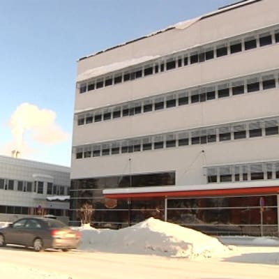 Pohjois-Pohjanmaan sairaanhoitopiirin uusi avohoitotalo otetaan virallisesti käyttöön 1.3.2011