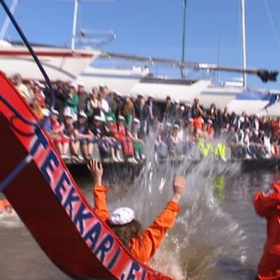 Fuksi saa kasteen, teekkarit vappuna,Lappeenranta