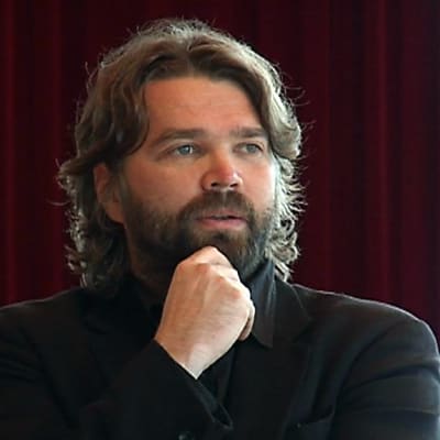 Oulun kaupunginteatterin taiteellinen johtaja Mikko Kouki.