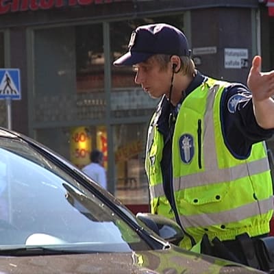 Poliisin ratsia Hämeenkadulla.