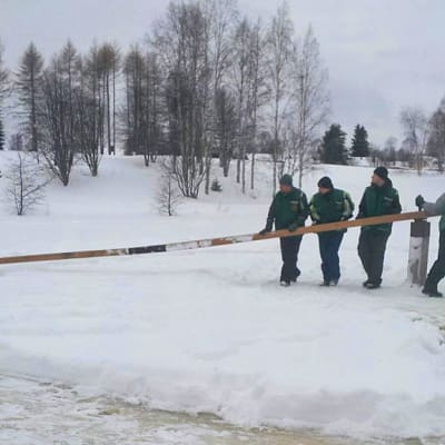 Kajaanin kaupunginlammella vietettiin myös vuonna 2013 laskiaista, ja Kajaanin Saapas pyöritti hoijakassa noin sataa lasta kolmen tunnin aikana.