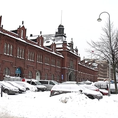 Arkkitehti Gustaf Nyströmin piirtämä Tulli- ja Pakkahuone Helsingin Katajanokalla valmistui 1901.