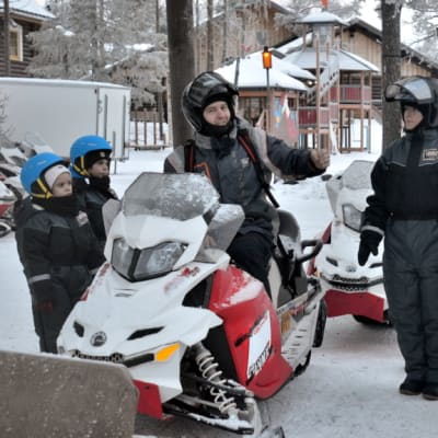Kelkkasafaritkin pyörivät jo