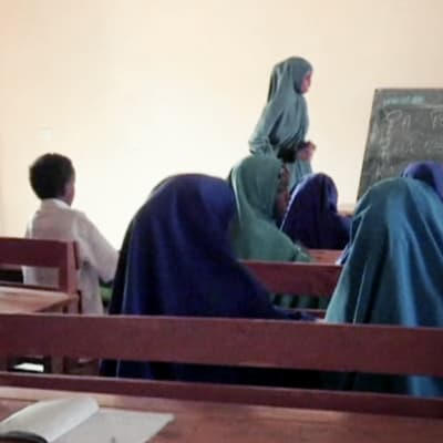 Koululuokka Somalian Mogadishussa.