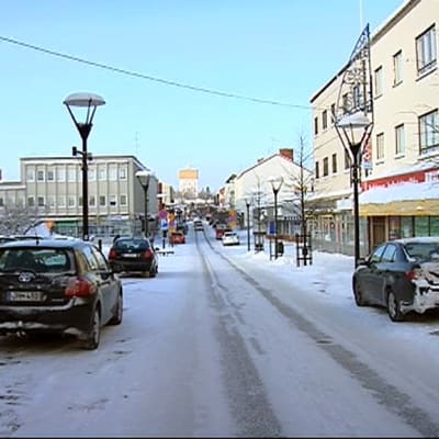 Varkauden Kauppakatu talvella 2012.
