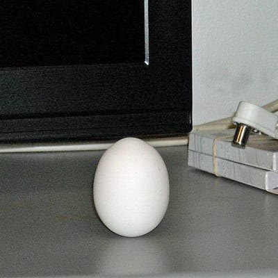 Talvipaivanseisauksen aikaan kananmuna pysyy pystyssa